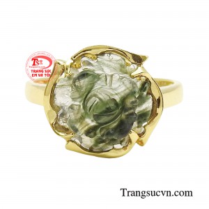 Có thể kết hợp cùng mẫu trang sức với thiết kế đồng điệu tạo nét sang quý cho người đeo.