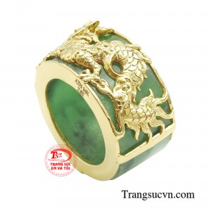 Chiếc nhẫn được thể hiện sống động và chân thực về hình ảnh rồng đầy quyền uy sức mạnh với toàn thân uốn lượn uyển chuyển