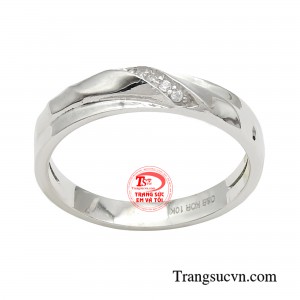 Một chiếc nhẫn xinh xắn, linh hoạt trong việc mix & match sẽ là điểm nhấn tôn lên phong cách của nàng