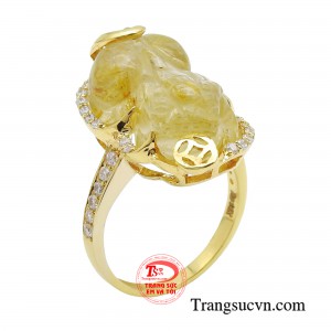 Nhẫn nữ tỳ hưu vượng khí là món trang sức phong thủy số một với ý nghĩa mang lại tài lộc thịnh vượng và vẻ đẹp cá tính của riêng mình.