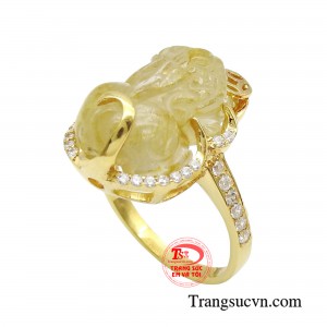 Với những người kinh doanh, linh vật này có thể giúp chiêu tài lộc, tránh để tiền thất thoát, giúp việc làm ăn ngày càng thuận lợi.