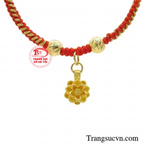 Một chiếc vòng tay xinh xắn được đeo dịp đầu năm này sẽ mang lại nhiều may mắn, sức khỏe​​​​​​​. ​​​​​​​