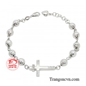 Lắc tay nữ vàng thánh giá không chỉ là món trang sức thông thường, lắc tay bi thánh giá vừa là điểm nhấn cá tính cho phong cách thời trang của bạn