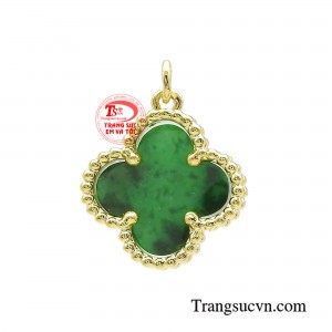 Mặt charm cẩm thạch thời thượng tượng trưng cho 4 điều mong ước: Hi vọng, niềm tin, tình yêu và may mắn.