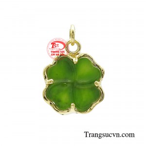 Mặt charm cỏ 4 lá may mắn đại diện cho 4 khía cạnh quan trọng trong cuộc sống của chúng ta. 