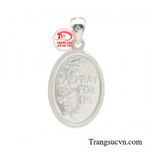 Chiếc mặt dây lấy hình ảnh đức mẹ sẽ luôn dõi theo và bảo vệ bạn.