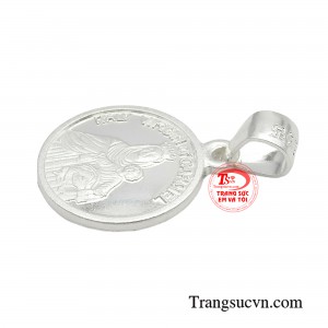 Chiếc mặt dây sẽ mang đến cho bạn sự bình an, giúp đỡ, cứu rỗi, giải thoát để người đeo có 1 giấc ngủ bình yên cùng cuộc sống tốt đẹp hơn.