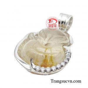 Ngoài ra, nó còn có tác dụng thu hút tình yêu giúp bạn nhanh chóng tìm được nửa kia phù hợp.