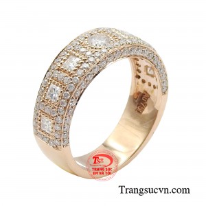 Nhẫn nữ vàng hồng tinh xảo mang đậm hơi hướng quý tộc và hoàng gia.