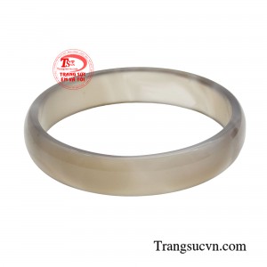 Sắc màu xám rất hợp với người mệnh Kim và người mệnh Thủy.