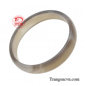 Vòng đeo tay đá mã não xám có khả năng cân bằng và hài hòa cơ thể.