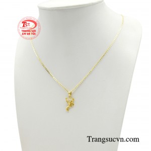 Với những chị em còn độc thân, chưa lập gia đình hoặc chưa có người yêu, bộ dây chuyền hồ ly phong thủy sẽ giúp thu hút nửa kia của mình.