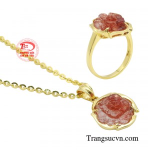 Bộ sản phẩm sử dụng hình ảnh hoa mẫu đơn làm điểm nhấn, đây là loài hoa sang trọng, vừa có sắc đẹp, lại vừa có hương thơm nồng nàn.