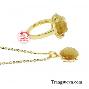 Khí chất của loài hoa diễm lệ này còn mang ý nghĩa cao quý, vương giả và sang trọng.