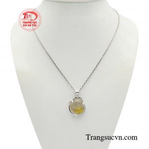 Bộ dây chuyền thạch anh cửu vĩ hồ ly là một vật phẩm tâm linh giúp chị em khai mở vận đào hoa, phát triển sự nghiệp và gìn giữ hạnh phúc gia đình. 