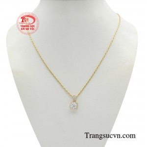 Bộ dây chuyền thời thượng phong cách phái nữ đã có thể thỏa sức thể hiện cá tính riêng biệt của mình.