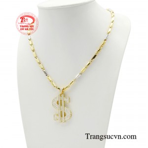 Dù là mặc áo phông trơn, cổ tròn hay áo sơ mi hở cổ thì khi phối cùng bộ dây chuyền này sẽ giúp tổng thể hài hòa, trẻ trung và năng động cho mọi phong cách.