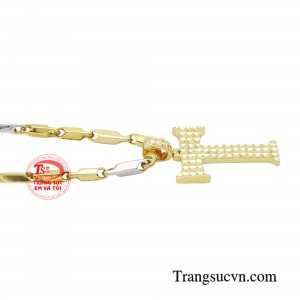 Thiết kế tuy đơn giản nhưng lại tôn lên vẻ ngoài bản lĩnh và khí chất đẳng cấp của phái mạnh.