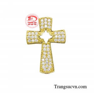 Charm Thánh Giá vàng tây được làm từ chất liệu vàng 10k cao cấp có độ sáng bóng cao và bền đẹp