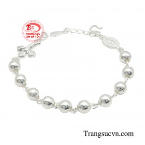 Chuỗi tay mân côi ban phước 5 ly mang bên mình như một cách thể hiện đức tin mạnh mẽ vào nơi Mẹ Maria và nhắc nhở bản thân năng lần chuỗi mỗi ngày. 