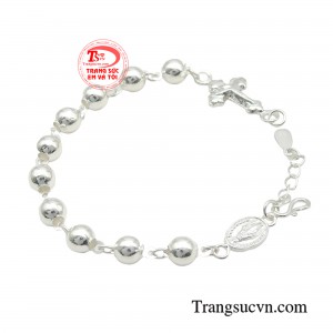 Sản phẩm chuỗi tay 5 ly sử dụng chất liệu bạc 925 dễ dàng cho người dùng lựa chọn. 