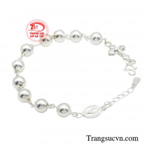 Giúp người đeo luôn bình an và may mắn trong cuộc sống.
