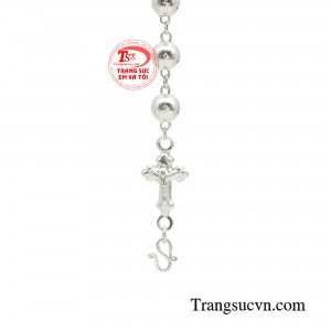Từng hạt chuỗi được làm tròn đều, sáng bóng. Chuỗi tay mân côi ban phước 7 ly vừa có ý nghĩa làm đẹp, lại thể hiện tính cách cá nhân, hộ mệnh, bảo vệ tránh gió tránh tà cho người đeo.