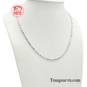 Thêm vào đó, là phong cách ngút trời và đẳng cấp lịch lãm phong trần.