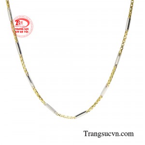 Chị em phái đẹp chỉ cần khéo léo kết hợp cùng chiếc mặt dây thời thượng là đã có thể giúp bạn khẳng định gu thẩm mỹ, phong cách riêng cùng vẻ ngoài cuốn hút và tự tin.