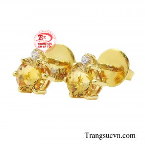 Nhiều quan niệm cho rằng Citrine chứa một nguồn năng lượng tích cực, giúp các chủ nhân thêm sáng suốt khi đưa những quyết định lớn. 