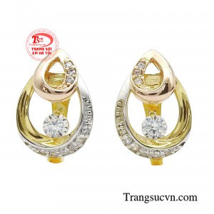 Hoa tai thời thượng thu hút hớp trọn mọi ánh nhìn bởi ánh sắc lấp lánh của đá cubic rạng ngời