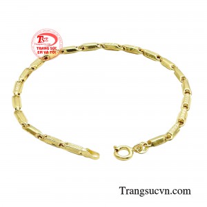 Đảm bảo với vẻ ngoài trẻ trung và thời trang, món phụ kiện này sẽ góp phần không nhỏ giúp bạn thêm phần cuốn hút hơn trong mắt mọi người và đặc biệt là các nàng. 