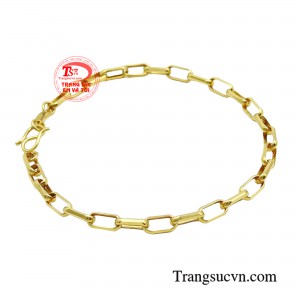 Chiếc lắc có thiết kế thanh mảnh và phóng khoáng không quá phô trương hay cầu kỳ. 