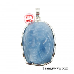 Mặt Chúa Giêsu Aquamarine bọc bạc được thiết kế với hình ảnh Chúa Jesus, biểu tượng của đức tin và tình yêu thương vô bờ bến. 