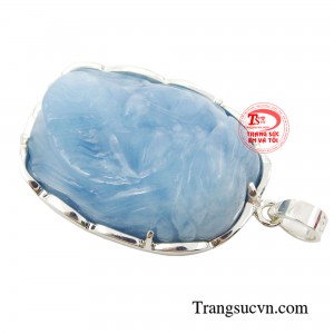 Mặt dây chuyền Chúa Jesus Aquamarine bọc bạc không chỉ là một món trang sức thời trang mà còn là biểu tượng của lòng tin và hy vọng. 