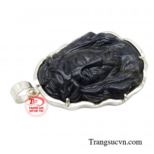 Người dùng đá Sapphire ổn định hòa khí trong nhà, hàn gắn, phát triển mối quan hệ gia đình thêm hòa thuận. 