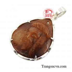 Với những người theo đạo công giáo đeo mặt dây chuyền Chúa Jesus chính là cách tìm lại sự thanh thản, thư thái trong tâm hồn, bỏ lại sau lưng những lo toan, bộn bề của cuộc sống thường nhật.