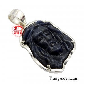 Theo các tín đồ Kito giáo thì khi đeo món trang sức này sẽ giúp bạn có thêm sức mạnh để xua đuổi tà ma, đưa bạn đến với thế giới tốt đẹp.