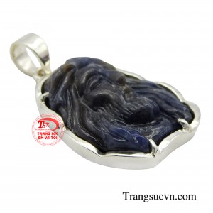 Đá Sapphire được coi là viên đá tâm linh, đồng thời là biểu tượng của thịnh vượng và sức khỏe. 