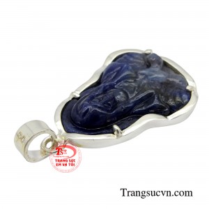 Mà còn giúp bạn có thể hoàn thiện phong cách của mình thông qua sự kết hợp cùng các dòng trang phục, phụ kiện khác nhau nhau.