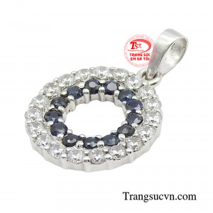 Đây quả là một món trang sức cao quý tô điểm thêm vẻ yêu kiều và sang trọng cho các quý cô.
