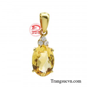 Mặt dây thạch anh cuốn hút với vẻ đẹp tự nhiên tạo nên sự thu hút bằng thiết kế kết hợp chất liệu vàng 14k cao cấp