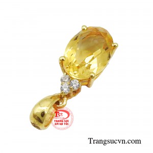 Thạch anh vàng có luồng ánh sáng giống mặt trời, chiếu rọi khắp thế gian và soi sáng bóng đêm.