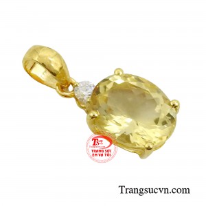 Với chiếc mặt dây thạch anh vàng, người mua có thể an tâm lựa chọn, đẹp sang khi đeo và tự tin khi trao tặng.