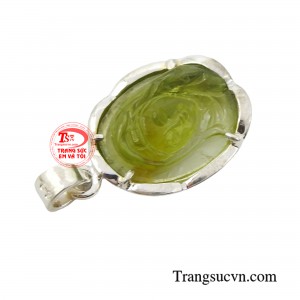 Hơn thế nữa, những người tín hữu Công Giáo luôn có niềm tin trọn vẹn vào Đức Mẹ.