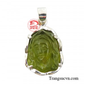 Mặt Đức Mẹ Tourmaline sang quý sở hữu nguồn năng lượng tích cực dồi dào. 