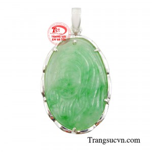 Mặt ngọc Mẹ Maria bọc bạc là một món trang sức độc đáo nhưng cũng mang trong mình nhiều ý nghĩa tôn giáo sâu sắc.