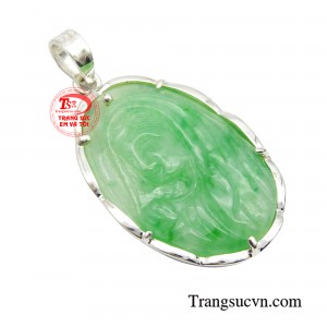 Được chế tác tỉ mỉ từ chất liệu bạc 925 cùng ngọc cẩm thạch thiên nhiên.