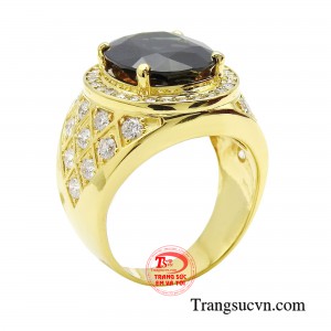 Nhẫn nam sapphire thượng lưu sở hữu vẻ đẹp ấn tượng và kiểu dáng sang trọng. 