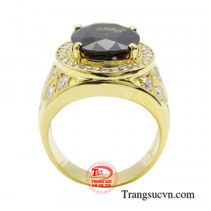 Với mẫu nhẫn đẳng cấp giới thượng lưu, người đeo có thể khẳng định được phong thái, khí chất của bản thân.